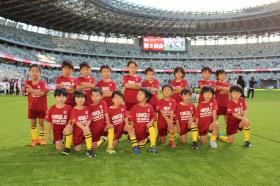 新国立競技場で実施のユニクロキッズサッカー大会に出場