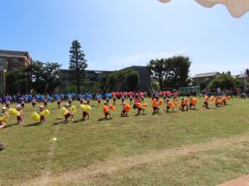 青空の秋の運動会