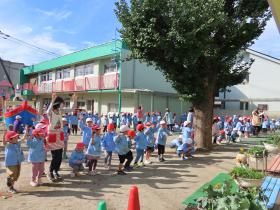 １・２歳児の親子の方へ　幼稚園で園児と一緒に遊びましょう